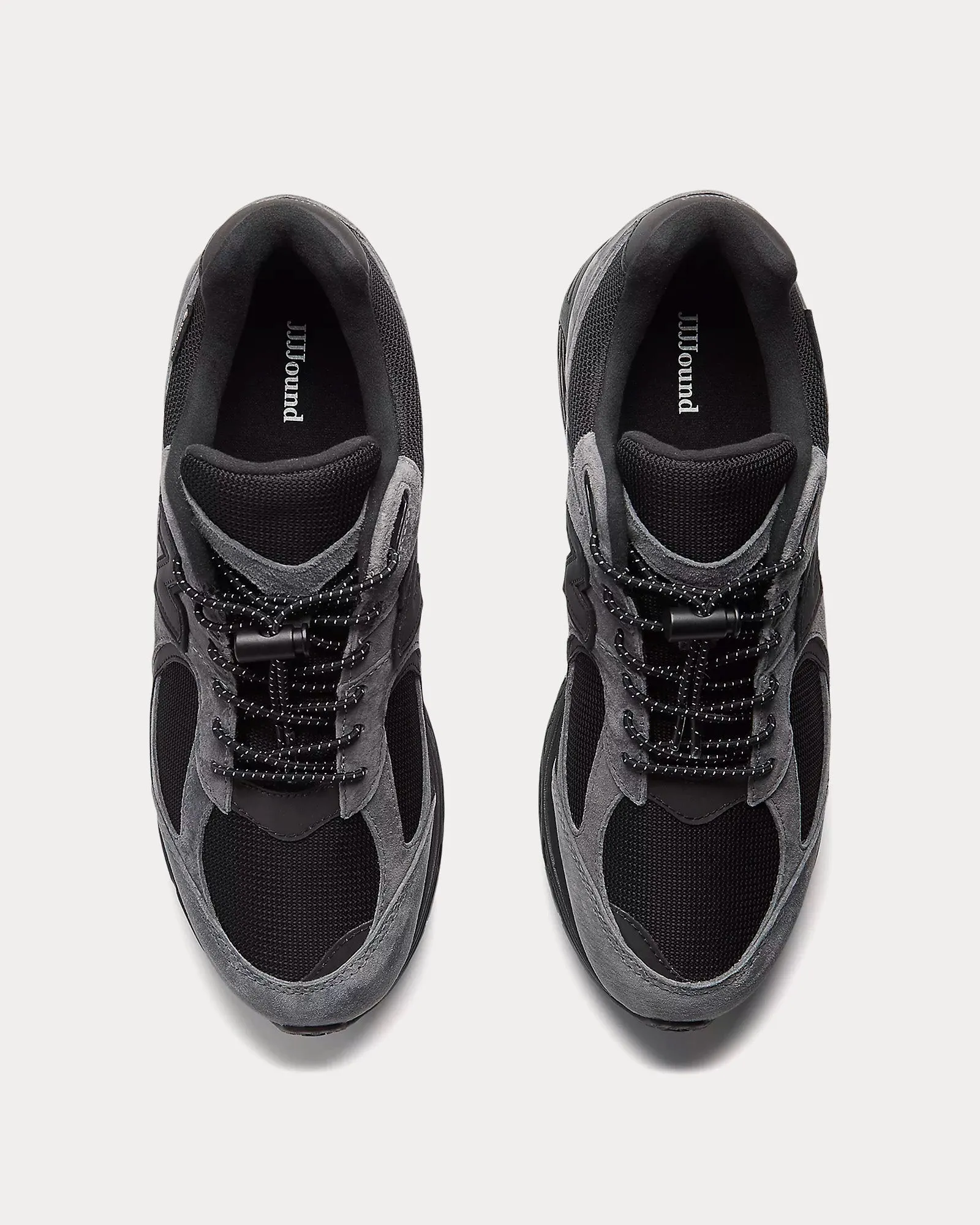 2002r Gore-Tex Grey / Black Low Top Sneakers