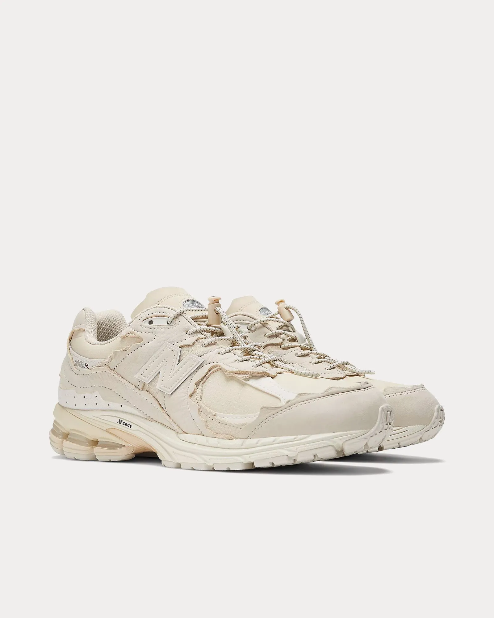 2002rd Sandstone / Turtledove / Gold Metallic Low Top Sneakers