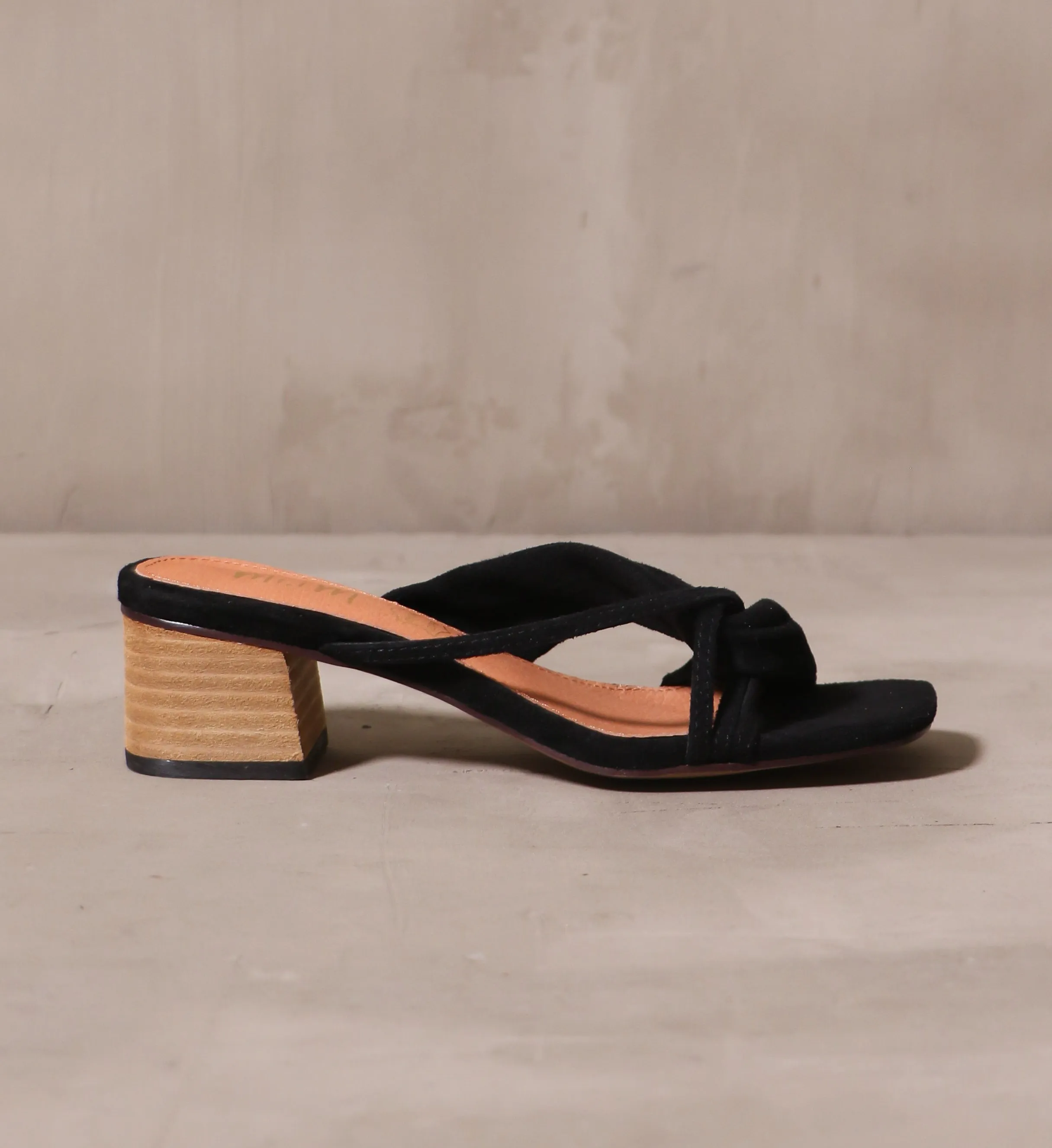 AESTHETIC EMOTIONS BLOCK HEEL