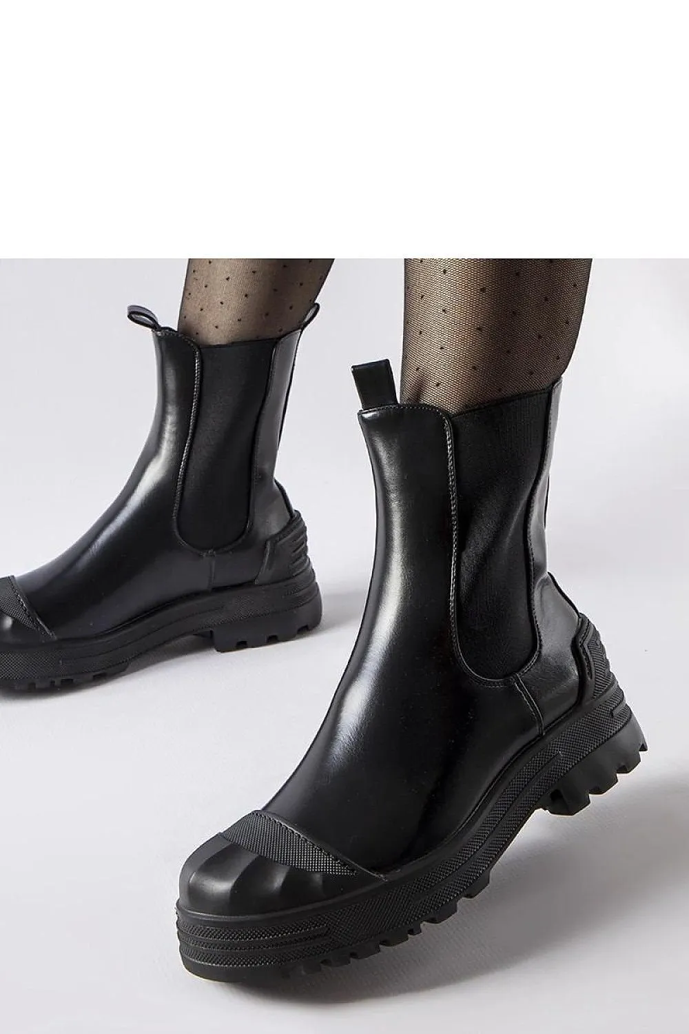 Black insulated massive Albanese ankle boots